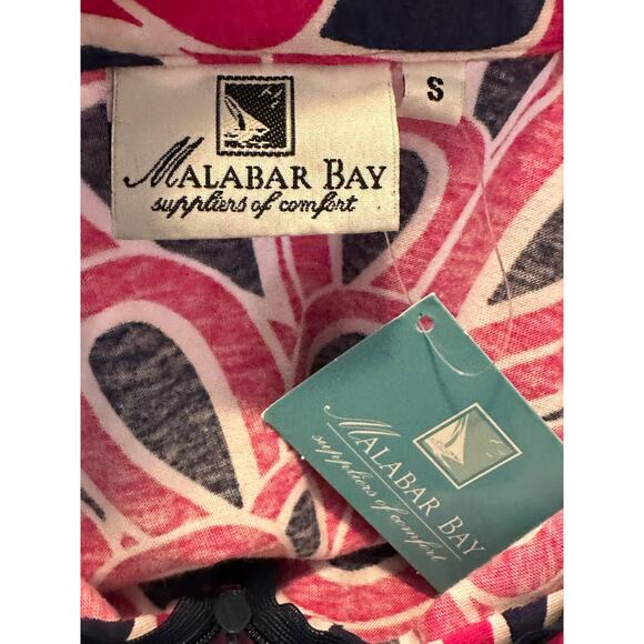 Malabar Bay Pink Blue Floral Print Naragansette Pullover size Small - Picture 3 of 7